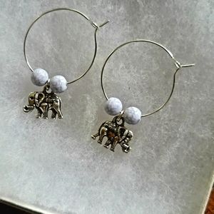 ARTESAN DESIGN 925STERLING SILVER  ELEPHANT CHARM WHITE HOWLITE  BEADED EARRINGS